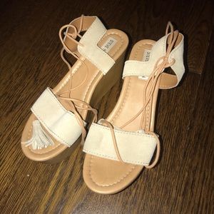 COPY - Steve Madden Shannon Wedge. Size 9